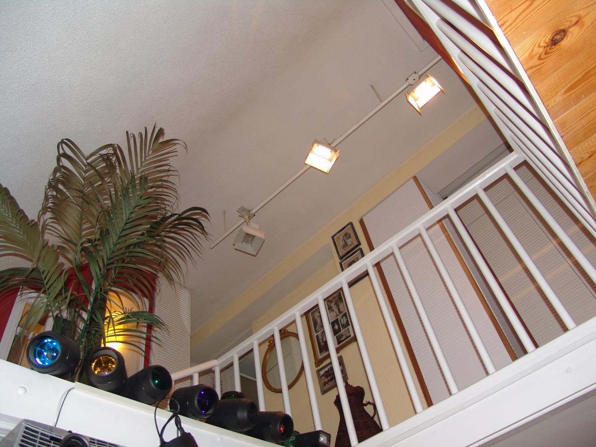 1hd.Pasillo-arriba-desde-abajo