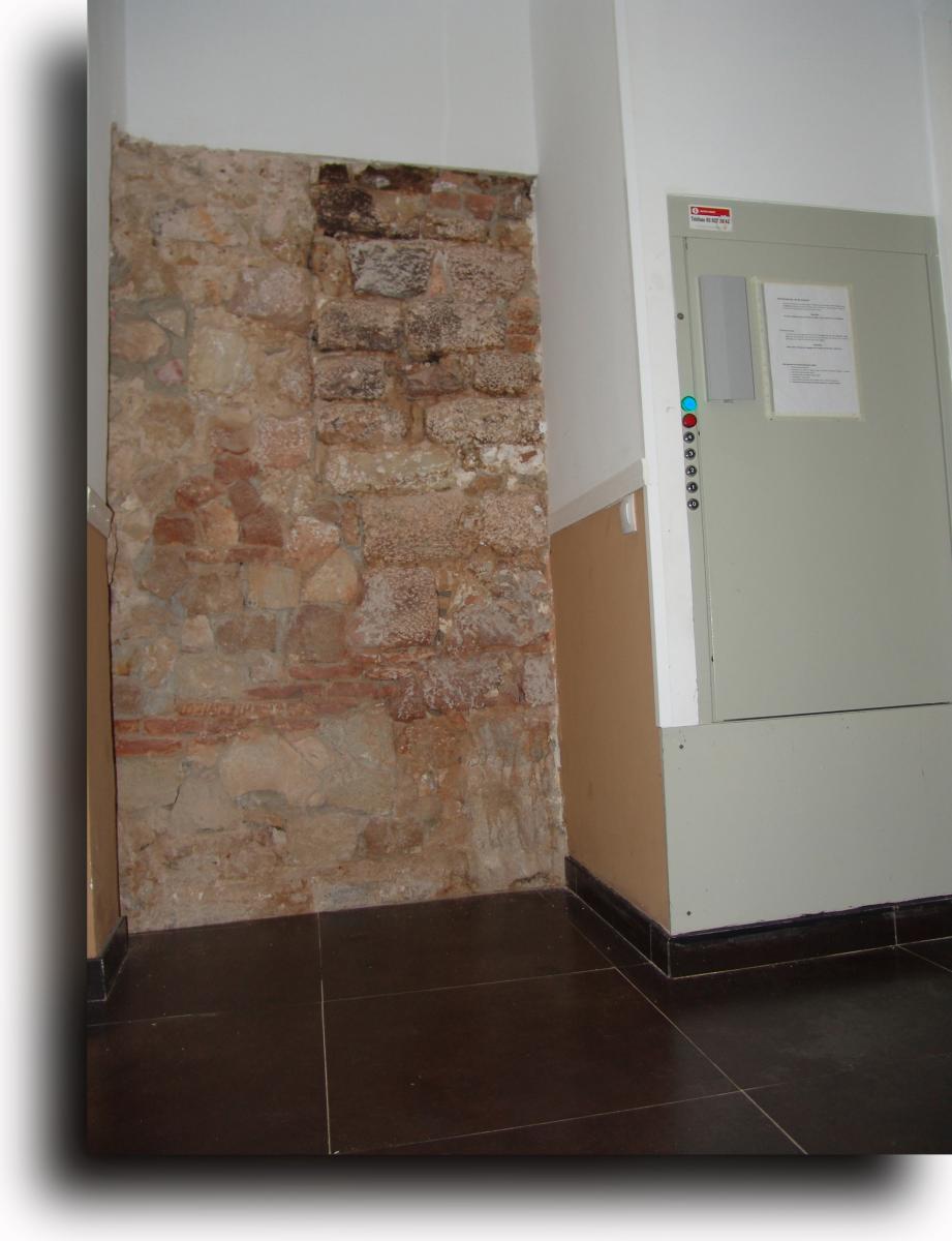 8ab.Pou-Cadena-elevador